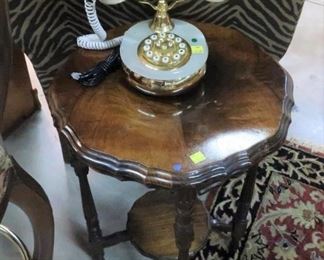 Accent table and a conversational phone