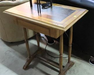 Accent table