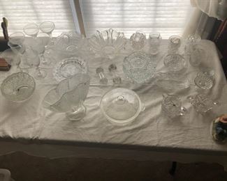 Crystal and cut glass bowls, vase