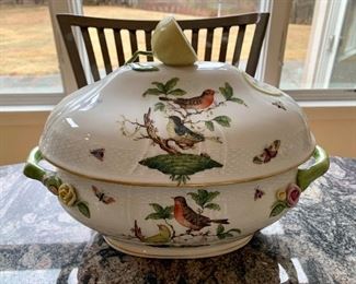 Herend Porcelain "Rothschild Bird" Pattern Covered Dish, Hungary, 20th century, oval tureen with lemon finial, polychrome enamel decorated with birds and insects, printed factory marks. Looking for the underplate!
