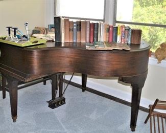 BABY GRAND PIANO