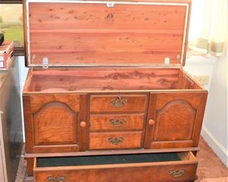LANE CEDAR CHEST