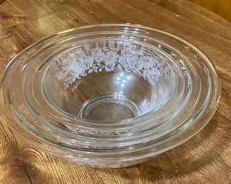 Vintage Pyrex Nesting Bowls Daisies