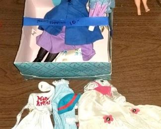 doll mary poppins Great condition 4 outfits, umbrella hats $10