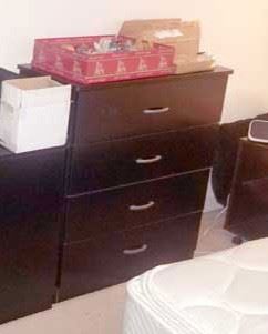 furn black chest of drawers $15