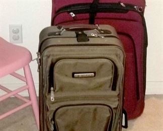 2 pieces of luggage $20