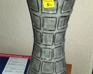 small pottery vase $5