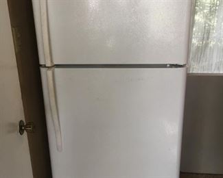working refrigerator/freezer