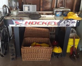 Hockey game table