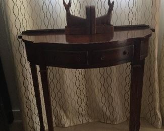 Antique Federal Style Semi Table $95