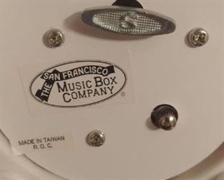 Music box kittens