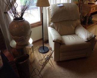 leather lazy boy recliner