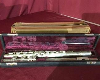 Piccolo with Hard Case and Cover https://ctbids.com/#!/description/share/361957