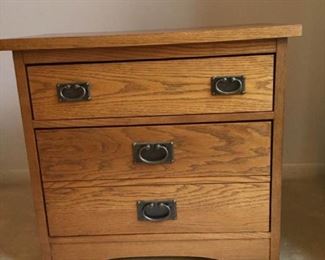 Night Stand https://ctbids.com/#!/description/share/361903