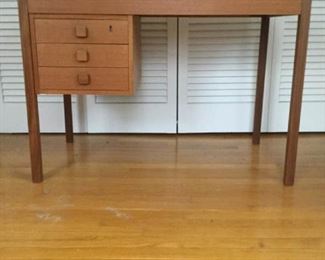 Vintage Danish Desk https://ctbids.com/#!/description/share/361969