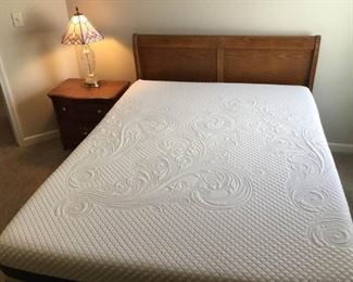 Beautiful Bed with Nightstand and Lamp https://ctbids.com/#!/description/share/361923