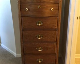 Lingerie Chest https://ctbids.com/#!/description/share/361925