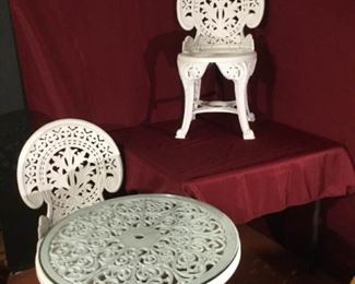 3 Piece White Resin Bistro Set https://ctbids.com/#!/description/share/361939