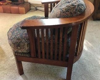 Mission Arts and Craft Stickley Style Barrel Chair