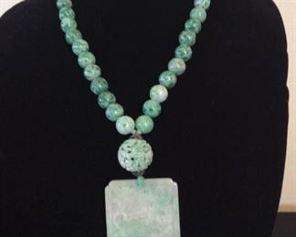 MLC016 Green Jade Pendant & Jade Beads Necklace