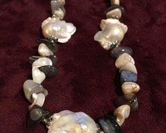 MLC051 Mother of Pearl Necklace