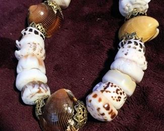 MLC068 Natural Puka Shells Necklace