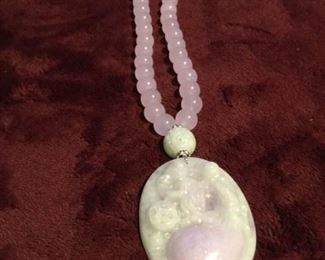 MLC186 Lavender Jade Pendant & Beads Necklace