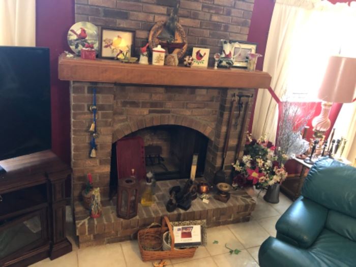 Miscellaneous, including cardinal decor.