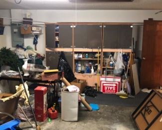 Look at those retro wall cabinets, perfect for storing extra necessities in the 3 CAR GARAGE!! 