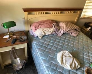 Thomasville Shaker style bedroom suite