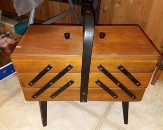 Vintage MCM Expandable Accordion wood sewing box/ jewelry box with sewing supplies $45