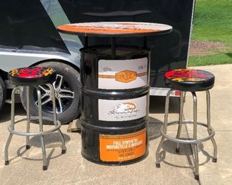Harley Davidson Barrel pub table with 2 stools $250