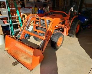 Kubota B7510 Tractor (hydrostatic transmission, 760 hours, belly mower, turf tires and all manuals) 
Please call for pricing. 