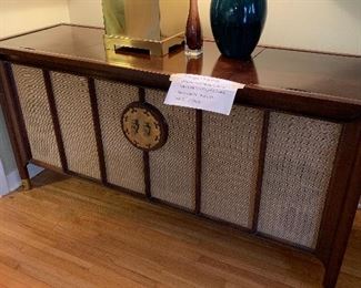 Motorola Stereo and Radio.    Large Brass Lamp