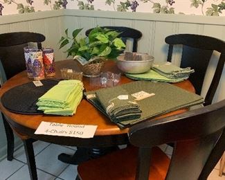 Very Nice Round Kitchen Table- 41"  4 chairs