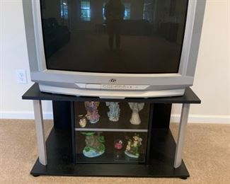 #14	Media/TV stand 21"x23"x24"	 $20.00 
TV pictured - Free