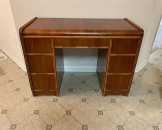 #32	Waterfall desk with 7 drawers 43"x20"x30"	 $75.00 
