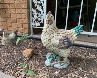 Lawn ornaments, many Chickens