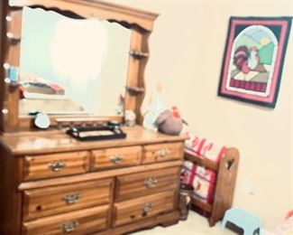 Queen bed, nightstand, and dresser with mirror set