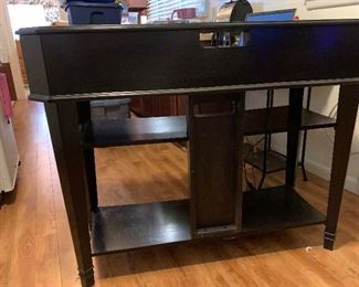 Gorgeous library table in perfect Condition