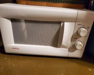 Sunbeam microwave $15
