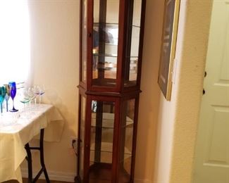 $125 - 2 Piece Curio Cabinet