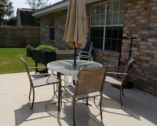 $150 - Outdoor Table/4 Chairs/Umbrella/Umbrella Stand