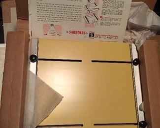 Saunders Easel(Mint in Box)