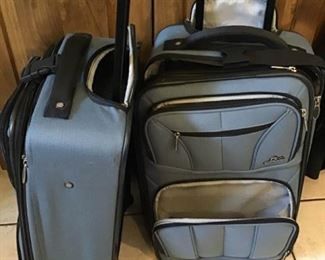 Two Skyway Suitcases https://ctbids.com/#!/description/share/363849