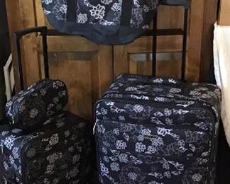 5 pc. Set of Luggage https://ctbids.com/#!/description/share/363852