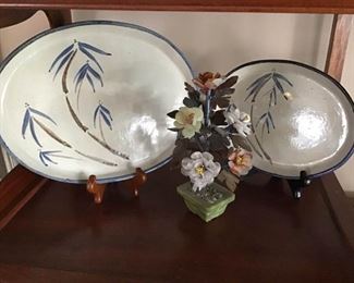 Floral Arrangement and Platters https://ctbids.com/#!/description/share/363900
