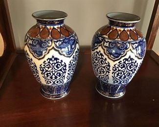 Hand Painted Vases by Goldimari https://ctbids.com/#!/description/share/363903