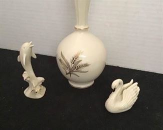Lenox China Decoratives https://ctbids.com/#!/description/share/363945