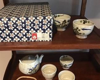 Japanese Tea and Rice Bowls https://ctbids.com/#!/description/share/363948